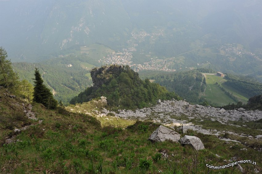 080 Sentiero dell Amicizia Monte Alben La Croce.JPG